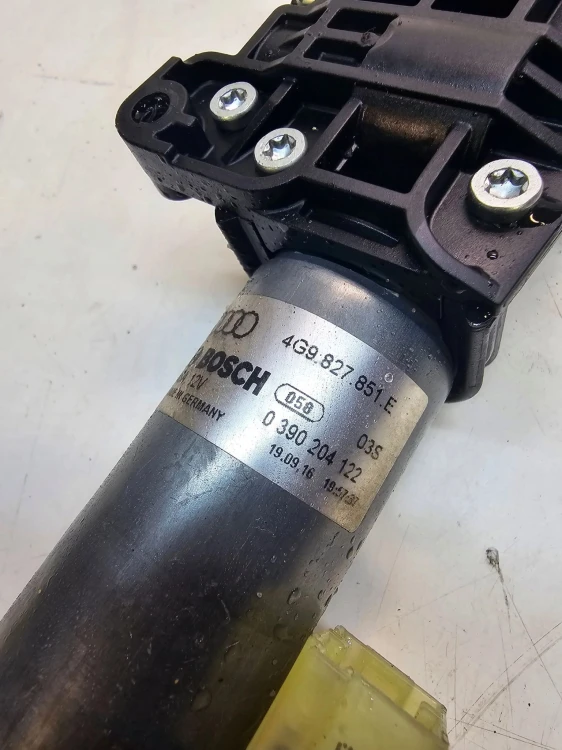 SILNICZEK KLAPY BAGAŻNIKA AUDI A6 C7 4G9827851E