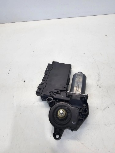 SILNIK SILNICZEK SZYBY AUDI A4 B6 B7 8E0959802E