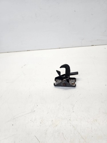 ZAMEK RYGIEL MASKI AUDI A3 8V 8V0823480