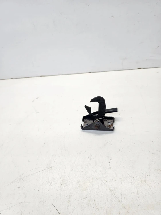 ZAMEK RYGIEL MASKI AUDI A3 8V 8V0823480