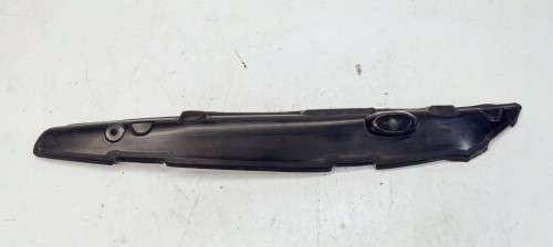 WYGŁUSZENIE BŁOTNIKA LEWE AUDI A3 8V 8V0821111C
