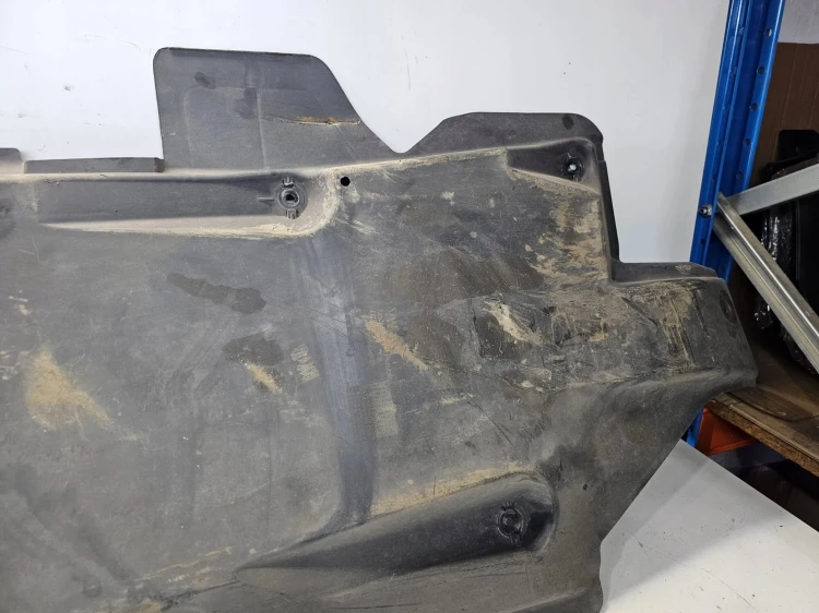 OSŁONA PŁYTA PODWOZIA LEWA AUDI A1 8X LIFT VW 6R0825201