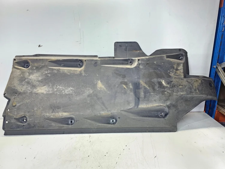 OSŁONA PŁYTA PODWOZIA LEWA AUDI A1 8X LIFT VW 6R0825201