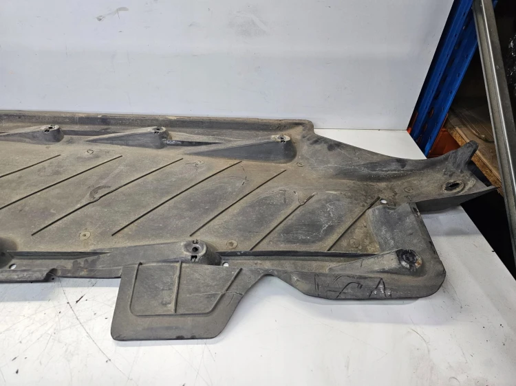 OSŁONA PŁYTA PODWOZIA LEWA AUDI A1 8X LIFT VW 6R0825201