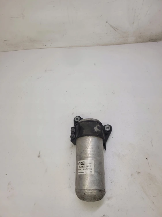UCHWYT OSUSZACZ KLIMATYZACJI AUDI A4 B7 8E0820193P
