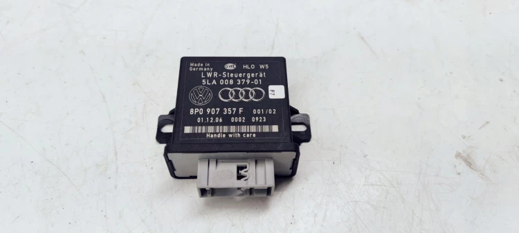 STEROWNIK MODUŁ ŚWIATEŁ AUDI A3 8P 8P0907357F