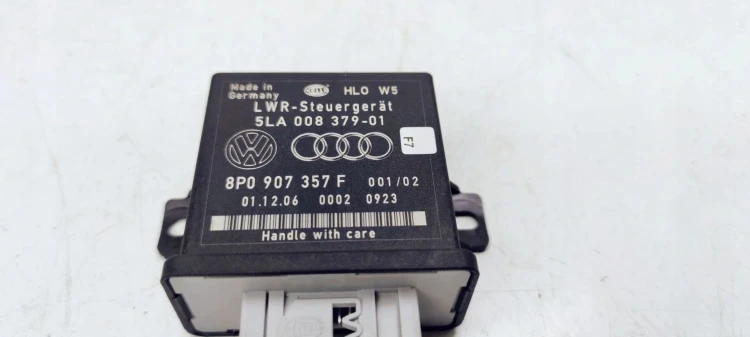 STEROWNIK MODUŁ ŚWIATEŁ AUDI A3 8P 8P0907357F