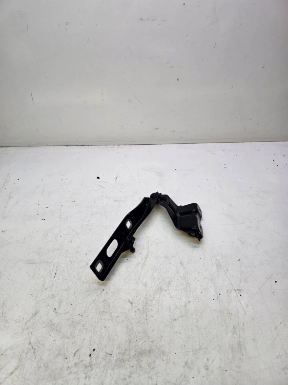 ZAWIAS MASKI PRAWY AUDI Q5 8R 8R0823302A