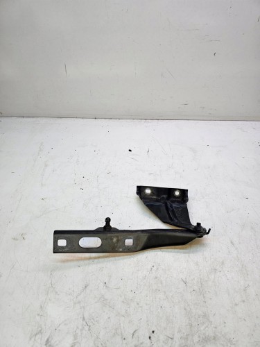 ZAWIAS MASKI PRAWY AUDI Q5 8R 8R0823302A