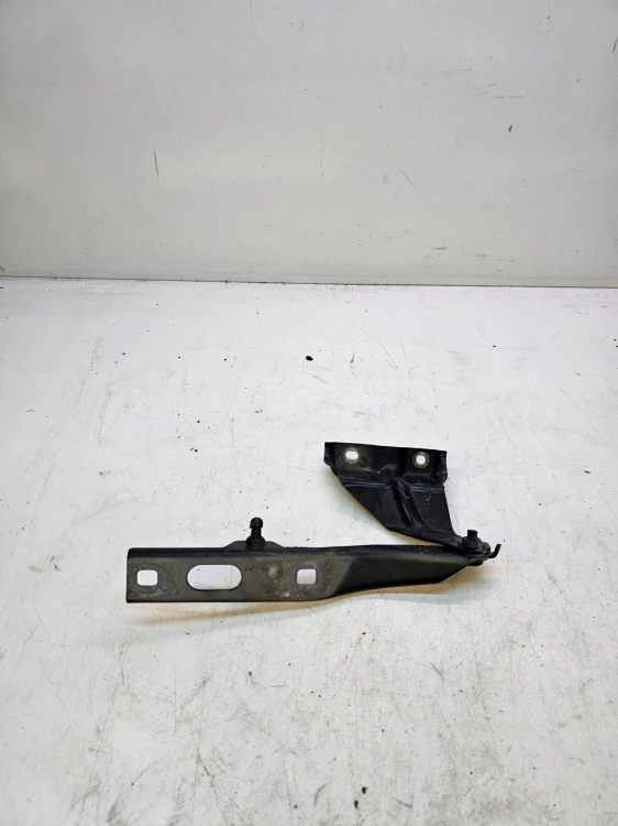 ZAWIAS MASKI PRAWY AUDI Q5 8R 8R0823302A