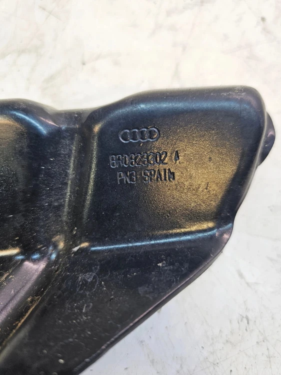 ZAWIAS MASKI PRAWY AUDI Q5 8R 8R0823302A