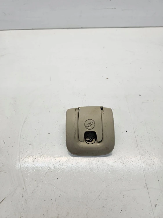 ZAŚLEPKA MOCOWANIA ISOFIX TYŁ AUDI Q5 8R 8R0887233 KREMOWY
