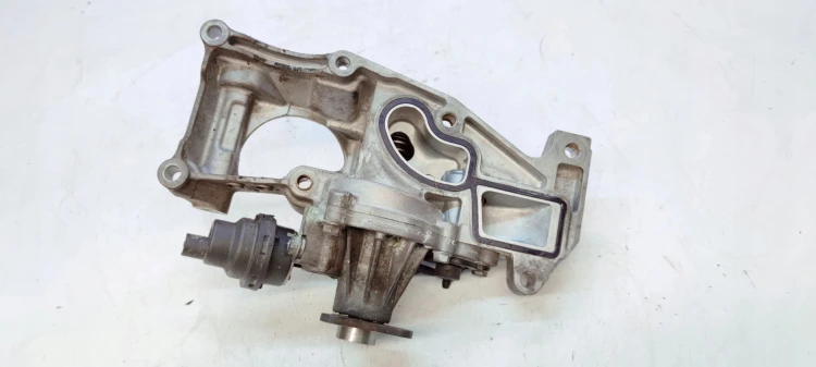 ŁAPA POMPY WODY UCHWYT BMW F36 430I B48B20B 252KM 7644809