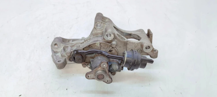 ŁAPA POMPY WODY UCHWYT BMW F36 430I B48B20B 252KM 7644809