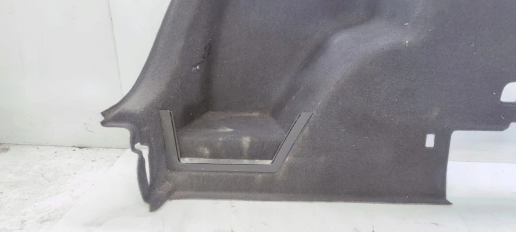BOCZEK BAGAŻNIKA LEWY AUDI Q3 F3 83A863879D