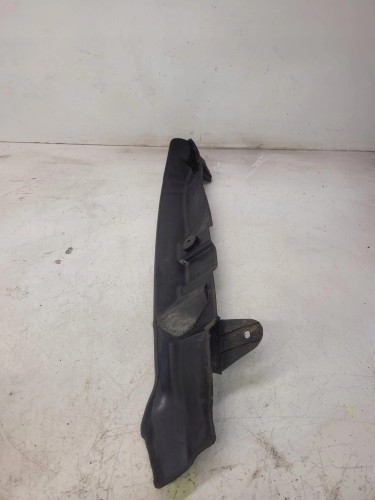 WYGŁUSZENIE BŁOTNIKA LEWE AUDI A3 8P 8P0821111B