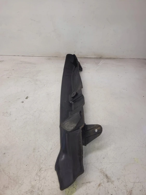 WYGŁUSZENIE BŁOTNIKA LEWE AUDI A3 8P 8P0821111B