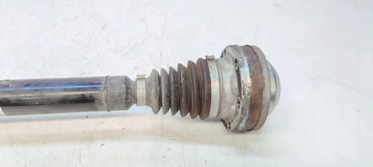 PÓŁOŚ PRAWA AUDI A3 8V VOLKSWAGEN SEAT SKODA 5Q0407272K