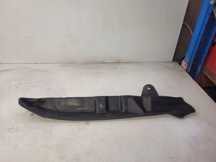 WYGŁUSZENIE BŁOTNIKA LEWE AUDI A3 8P 8P0821111B