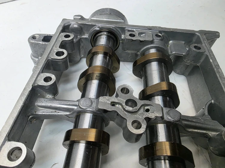 NASADA GŁOWICY + WAŁKI AUDI VOLKSWAGEN SEAT SKODA 2.0 TDI 04L103308F 3 *OK*