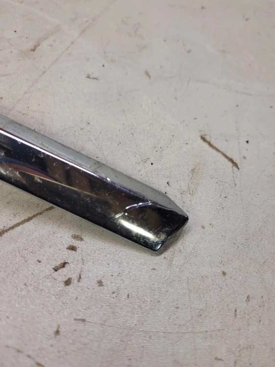 LISTWA ZDERZAKA LEWA AUDI A6 C6 LIFT 4F0853065