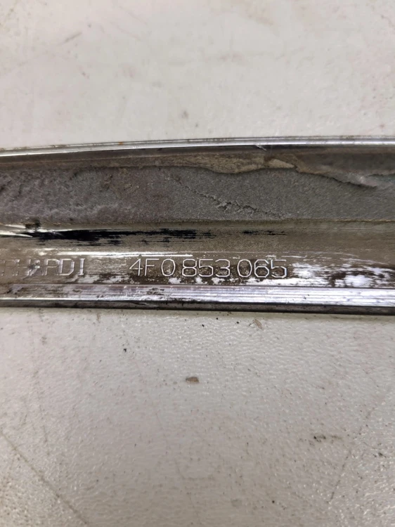 LISTWA ZDERZAKA LEWA AUDI A6 C6 LIFT 4F0853065