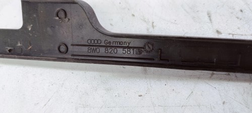 LISTWA GÓRNA BŁOTNIKA LEWA AUDI A4 B9 8W0820581