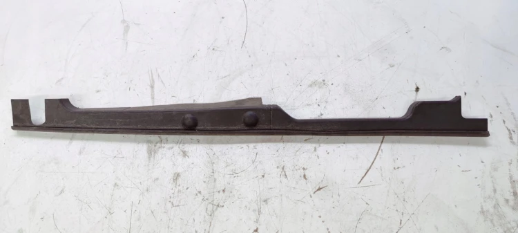 LISTWA GÓRNA BŁOTNIKA LEWA AUDI A4 B9 8W0820581