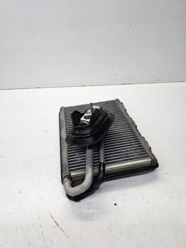 NAGRZEWNICA WYMIENNIK CIEPŁA AUDI A4 B9 A5 8W GG471002