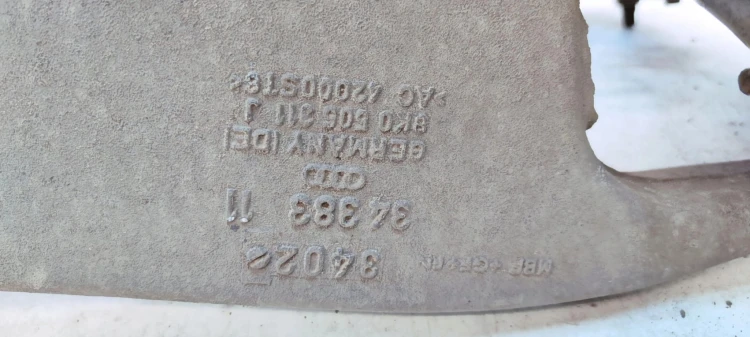 ZWROTNICA PIASTA WAHACZ LEWY TYŁ AUDI A4 B8 A5 8T A6 C7 8K0505435AB