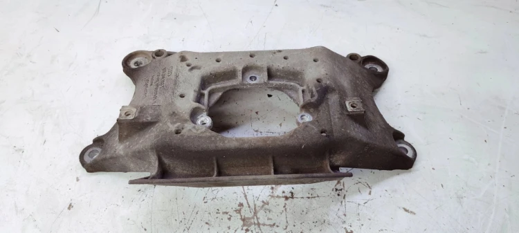 ŁAPA PODPORA SKRZYNI BIEGÓW AUDI A4 A5 8K0399263T