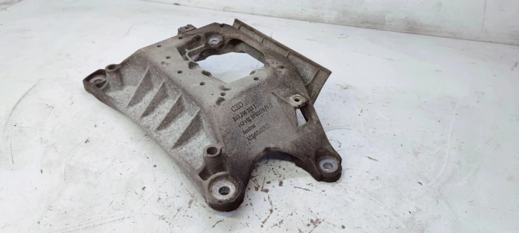 ŁAPA PODPORA SKRZYNI BIEGÓW AUDI A4 A5 8K0399263T