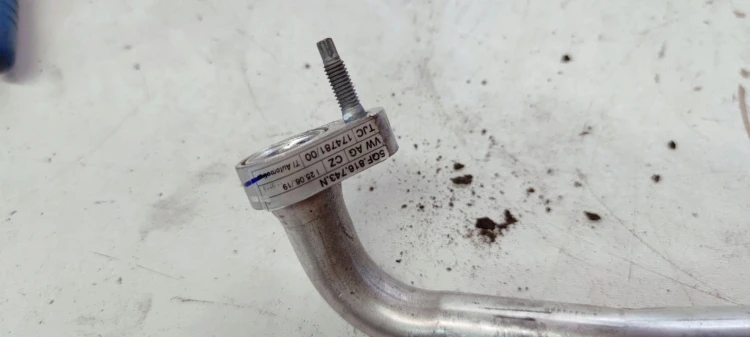 PRZEWÓD WĄŻ KLIMATYZACJI AUDI Q3 F3 5QF816743N