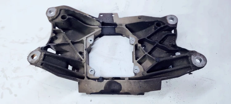 ŁAPA PODPORA SKRZYNI BIEGÓW AUDI A6 A7 4G0399263Q