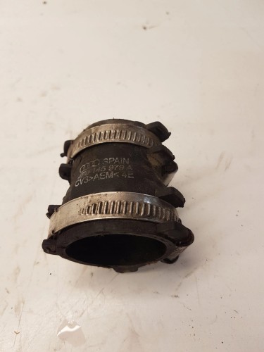 RURA WĄŻ INTERCOOLERA AUDI A6 C6 4F0145979A