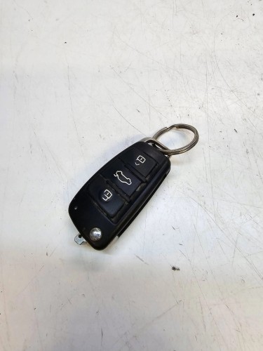 KLUCZYK PILOT SCYZORYK AUDI A1 8X Q3 8X0837220D *6*