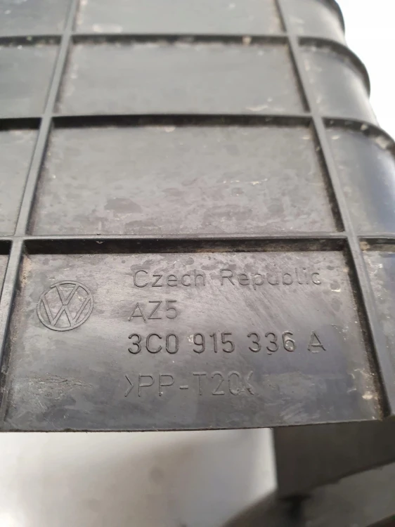 OSŁONA AKUMULATORA AUDI A3 8P VW SKODA 3C0915336A