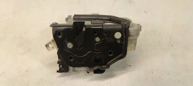 ZAMEK DRZWI PRAWY PRZÓD AUDI A3 8V 8X2837016B 7PIN