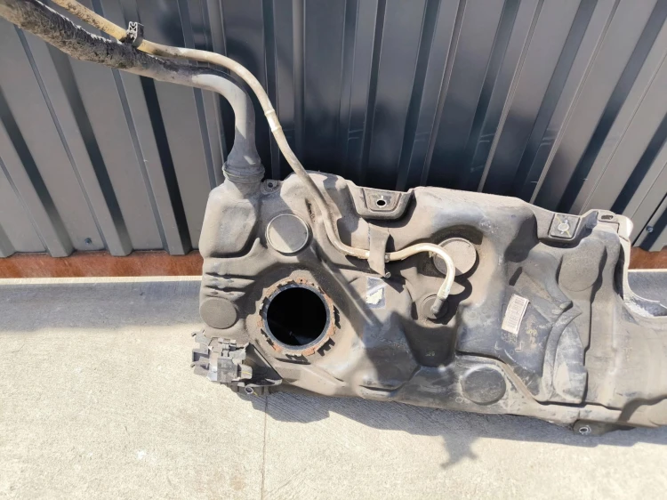 BAK ZBIORNIK PALIWA AUDI A3 8V SEDAN VW SEAT SKODA 5Q0201021RG DIESEL