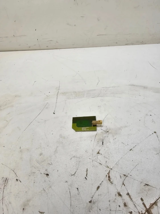 WZMACNIACZ ANTENOWY AUDI A6 C6 4F5035225E