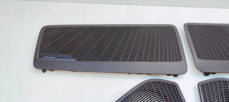 MASKOWNICE KOMPLET AUDI A4 B9 BANG & OLUFSEN