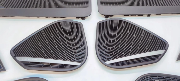 MASKOWNICE KOMPLET AUDI A4 B9 BANG & OLUFSEN