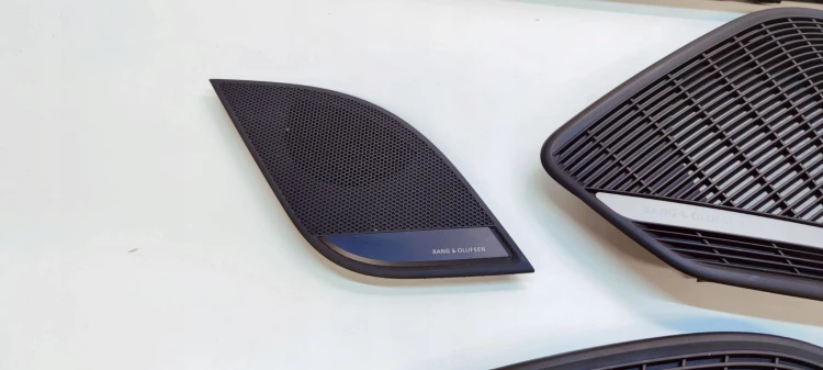 MASKOWNICE KOMPLET AUDI A4 B9 BANG & OLUFSEN