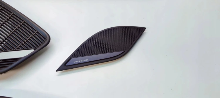 MASKOWNICE KOMPLET AUDI A4 B9 BANG & OLUFSEN