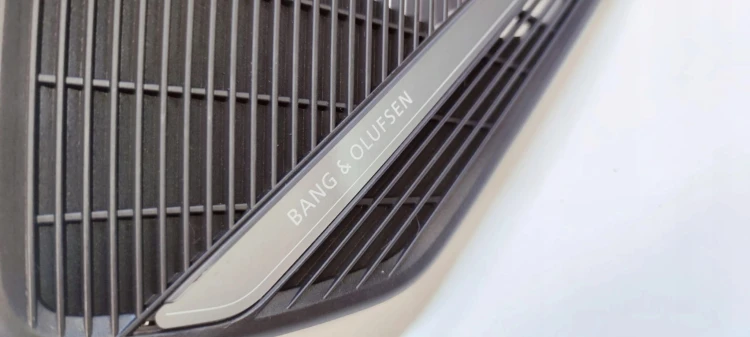 MASKOWNICE KOMPLET AUDI A4 B9 BANG & OLUFSEN