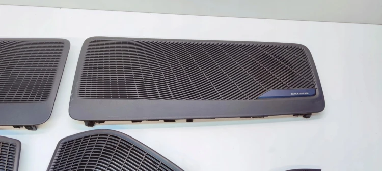 MASKOWNICE KOMPLET AUDI A4 B9 BANG & OLUFSEN