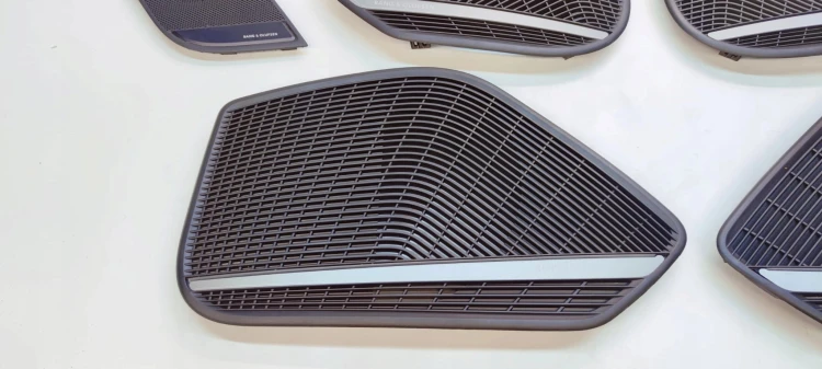 MASKOWNICE KOMPLET AUDI A4 B9 BANG & OLUFSEN