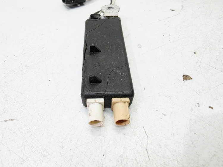 WZMACNIACZ ANTENOWY AUDI Q7 4L 4L0035225A