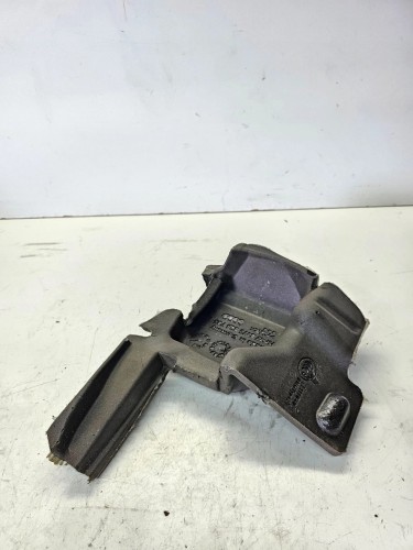 WYGŁUSZENIE BŁOTNIKA LEWE AUDI A4 B9 SEDAN 8W5864785B