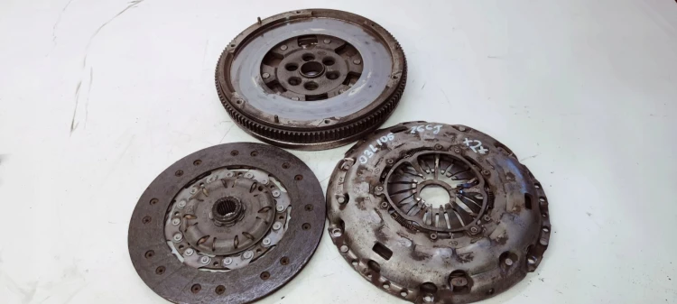 SPRZĘGŁO KOŁO DWUMAS AUDI VW 2.0 TDI 03L105266J *2